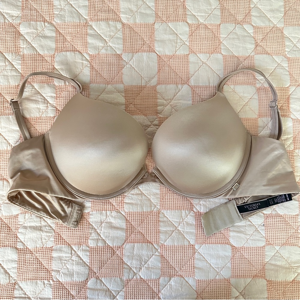 Victoria’s Secret Very Sexy Push-Up Bra 36C Nude